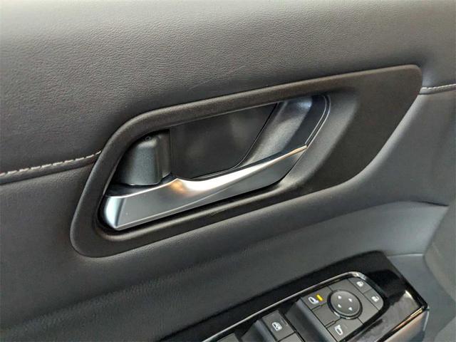 Photo of 2023 Super Black Nissan Pathfinder