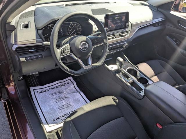 Photo of 2023 Garnet Pearl Metallic Nissan Altima