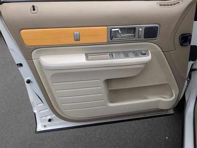 Photo of 2007 White Chocolate Clearcoat Lincoln MKX