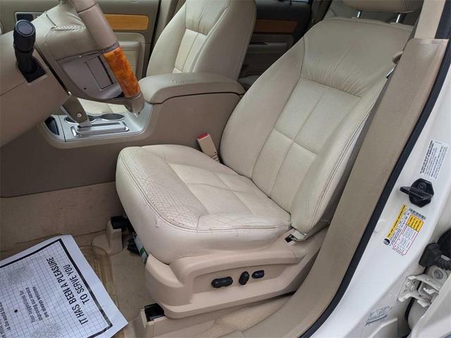 Photo of 2007 White Chocolate Clearcoat Lincoln MKX