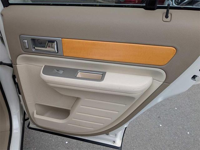 Photo of 2007 White Chocolate Clearcoat Lincoln MKX