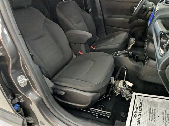 Photo of 2016 Granite Crystal Metallic Clearcoat Jeep Renegade