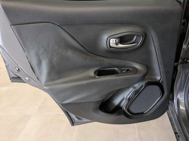 Photo of 2016 Granite Crystal Metallic Clearcoat Jeep Renegade