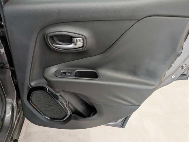 Photo of 2016 Granite Crystal Metallic Clearcoat Jeep Renegade