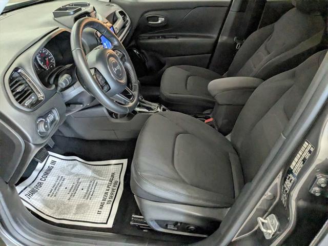 Photo of 2016 Granite Crystal Metallic Clearcoat Jeep Renegade