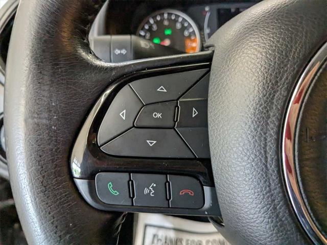 Photo of 2016 Granite Crystal Metallic Clearcoat Jeep Renegade