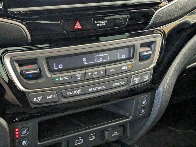 Photo of 2024 Platinum White Pearl Honda Ridgeline