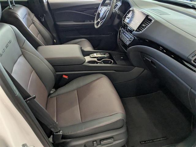 Photo of 2024 Platinum White Pearl Honda Ridgeline