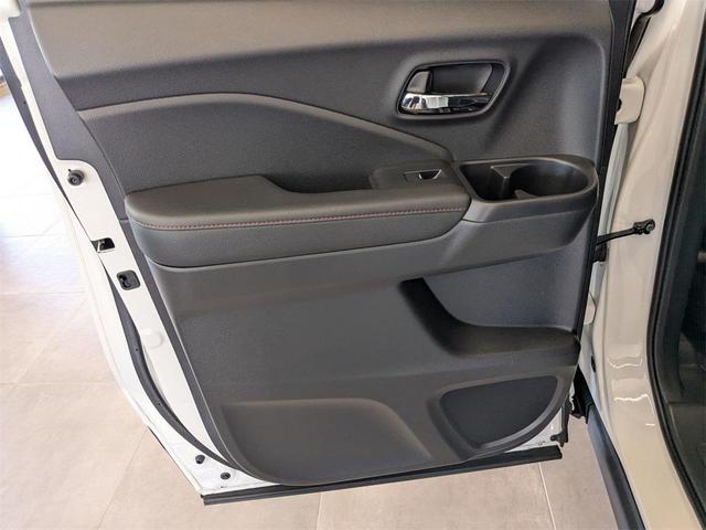 Photo of 2024 Platinum White Pearl Honda Ridgeline