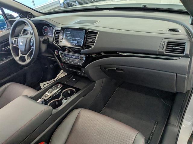 Photo of 2024 Platinum White Pearl Honda Ridgeline
