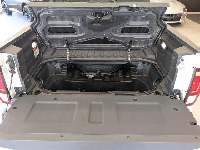 Photo of 2024 Platinum White Pearl Honda Ridgeline