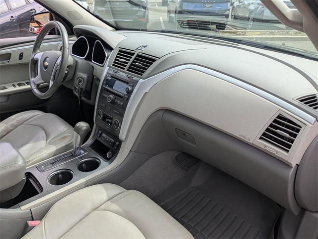 Photo of 2010 Dark Cherry Metallic Chevrolet Traverse