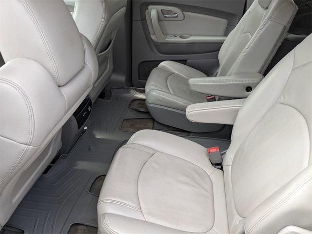 Photo of 2010 Dark Cherry Metallic Chevrolet Traverse