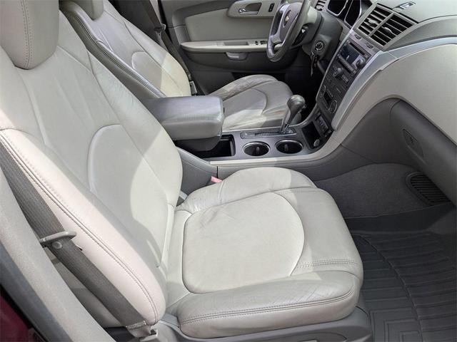 Photo of 2010 Dark Cherry Metallic Chevrolet Traverse