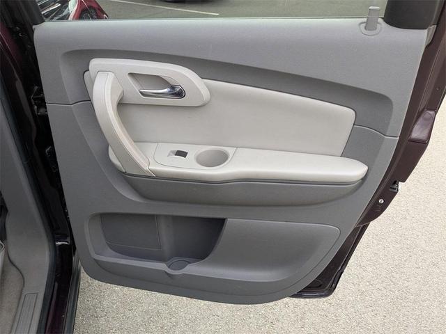 Photo of 2010 Dark Cherry Metallic Chevrolet Traverse