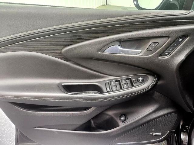 Photo of 2017 Ebony Twilight Metallic Buick Envision