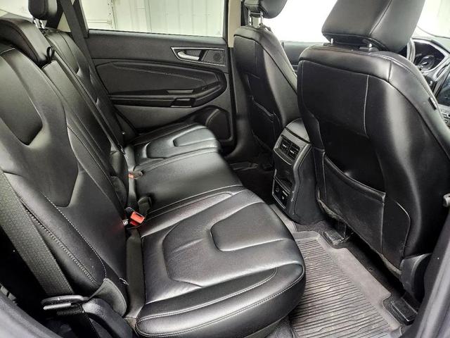 Photo of 2021 Gray Ford Edge