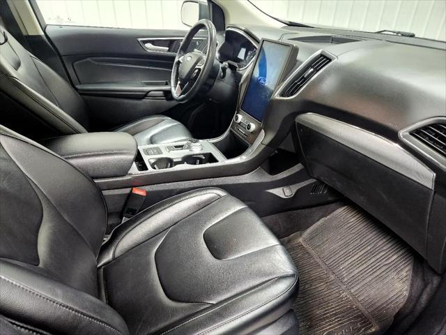 Photo of 2021 Gray Ford Edge