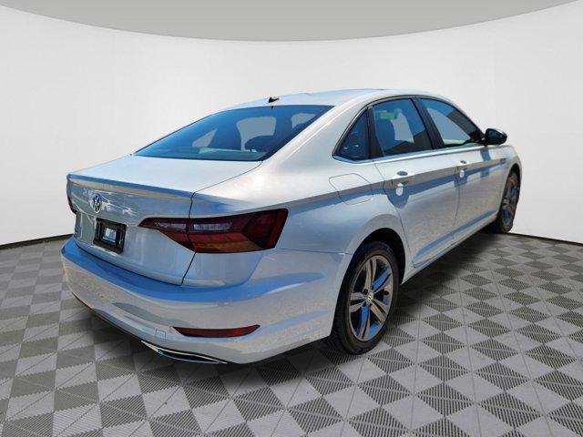 Photo of 2019 White Silver Metallic Volkswagen Jetta