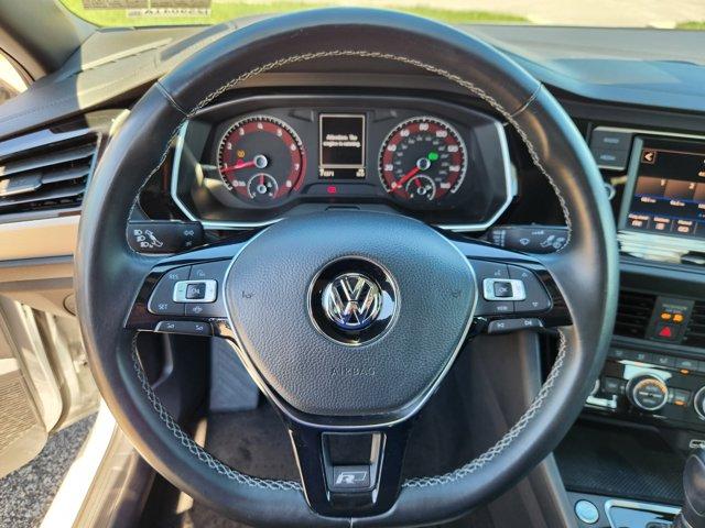 Photo of 2019 White Silver Metallic Volkswagen Jetta