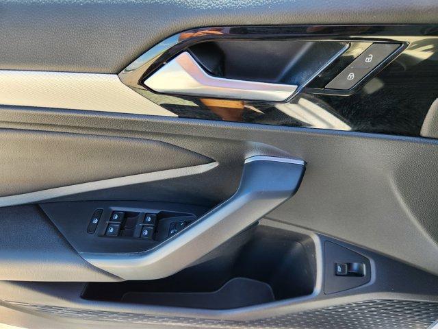 Photo of 2019 White Silver Metallic Volkswagen Jetta