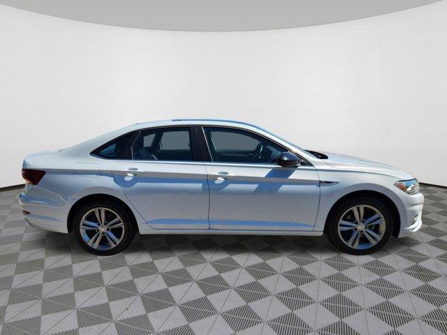 Photo of 2019 White Silver Metallic Volkswagen Jetta