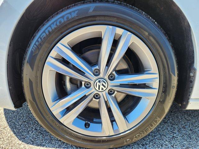 Photo of 2019 White Silver Metallic Volkswagen Jetta