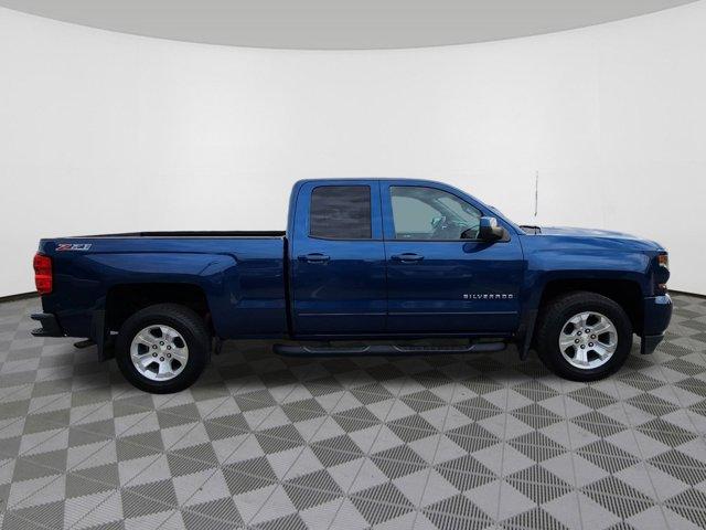 Photo of 2016 Deep Ocean Blue Metallic Chevrolet Silverado 1500