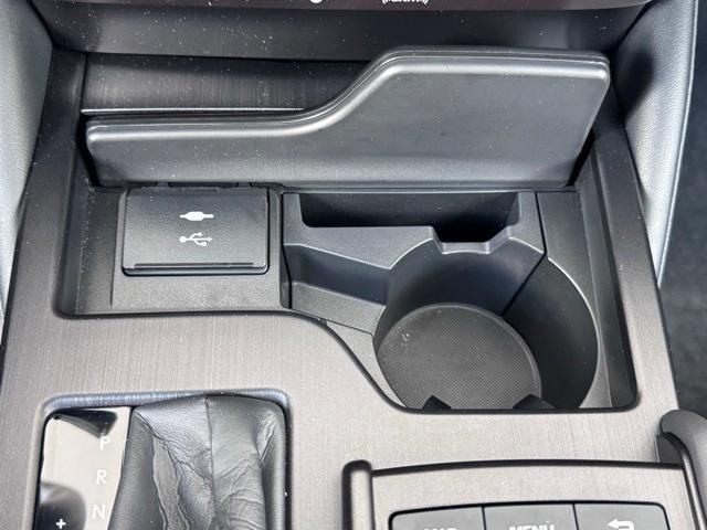 Photo of 2022 Eminent White Pearl Lexus ES 350