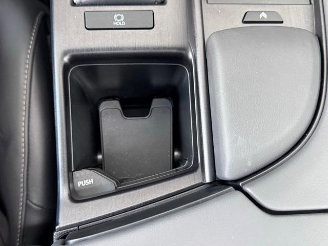 Photo of 2022 Eminent White Pearl Lexus ES 350