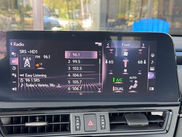 Photo of 2022 Eminent White Pearl Lexus ES 350