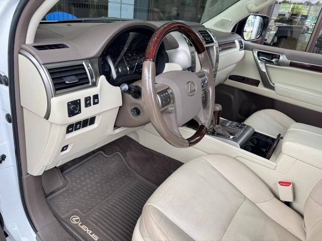 Photo of 2018 Starfire Pearl Lexus GX 460