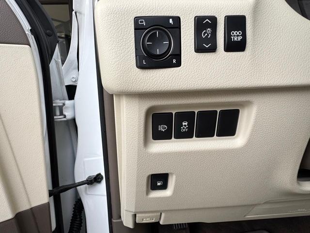 Photo of 2018 Starfire Pearl Lexus GX 460