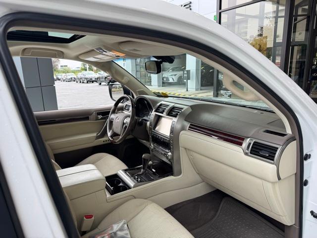 Photo of 2018 Starfire Pearl Lexus GX 460