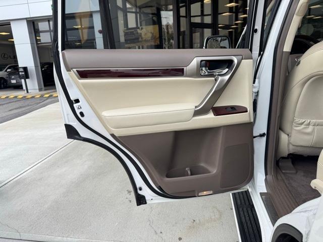 Photo of 2018 Starfire Pearl Lexus GX 460