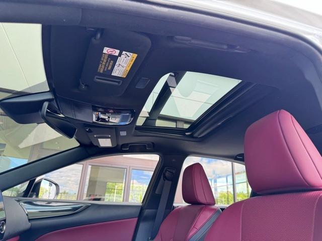 Photo of 2025 Eminent White Pearl Lexus NX 350