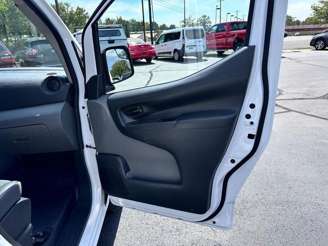 Photo of 2020 White Nissan NV200