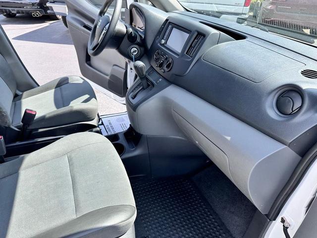Photo of 2020 White Nissan NV200