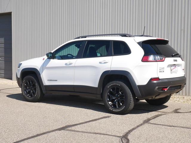 Photo of 2021 Bright White Clearcoat Jeep Cherokee