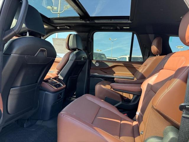Photo of 2025 PRISTINE WHITE METALLIC 3C Lincoln Navigator