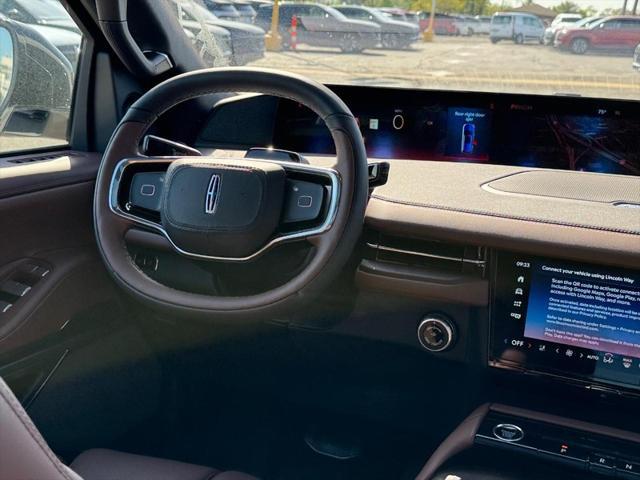 Photo of 2025 PRISTINE WHITE METALLIC 3C Lincoln Navigator