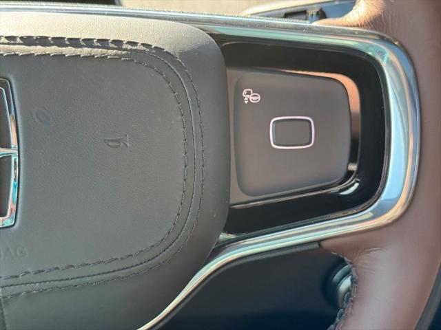 Photo of 2025 PRISTINE WHITE METALLIC 3C Lincoln Navigator