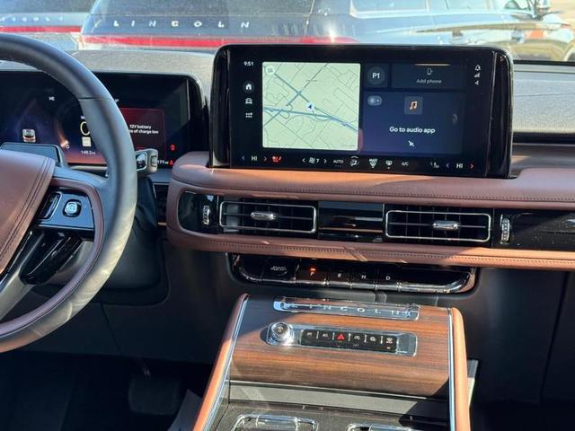 Photo of 2025 PRISTINE WHITE MET 3C Lincoln Aviator