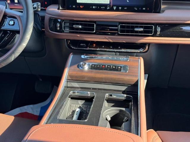 Photo of 2025 PRISTINE WHITE MET 3C Lincoln Aviator