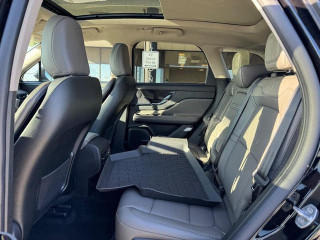 Photo of 2025 INFINITE BLACK MET CC Lincoln Corsair