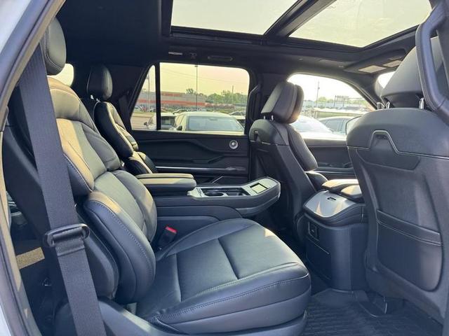 Photo of 2025 PRISTINE WHITE METALLIC 3C Lincoln Navigator