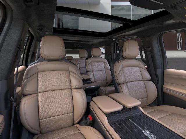 Photo of 2025 CHROMA CAVIAR DARK GRAY MET CC Lincoln Navigator