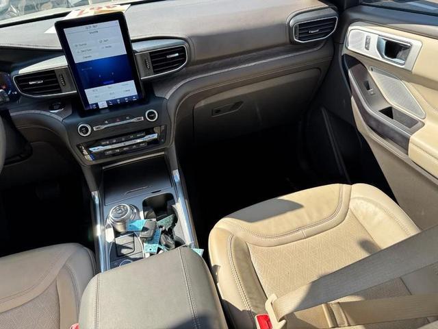 Photo of 2020 STAR WHITE MET TRI-COAT Ford Explorer