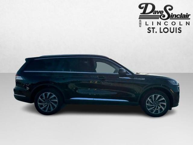 Photo of 2025 INFINITE BLACK MET CC Lincoln Aviator