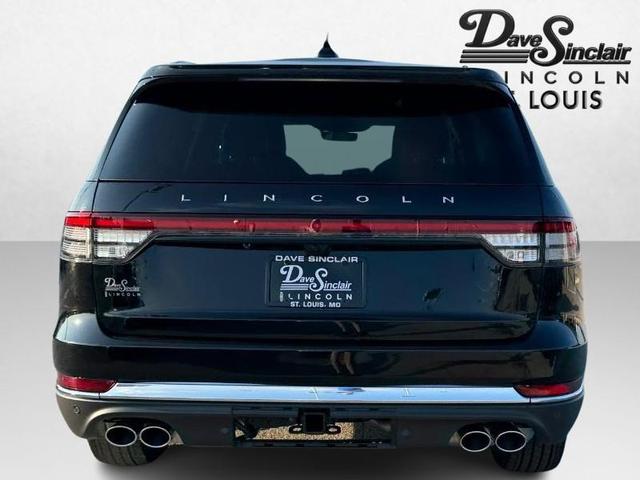 Photo of 2025 INFINITE BLACK MET CC Lincoln Aviator